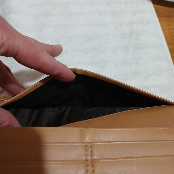 EUC, Coach wallet. - Picture 4 of 9